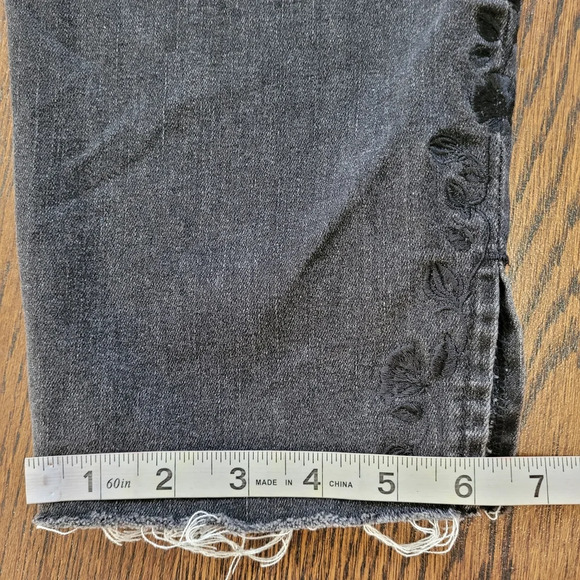 Levi's 711 Skinny Rawcut Hem Hi Rise Embroidered Jeans Size Women's 24W - Picture 12 of 15
